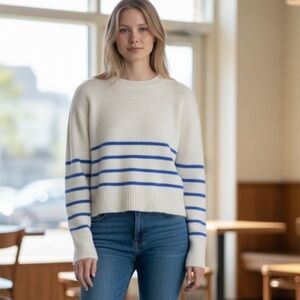 NWT Frame Clean Crewneck Cashmere Sweater in Ivory and Blue Stripes Size L
